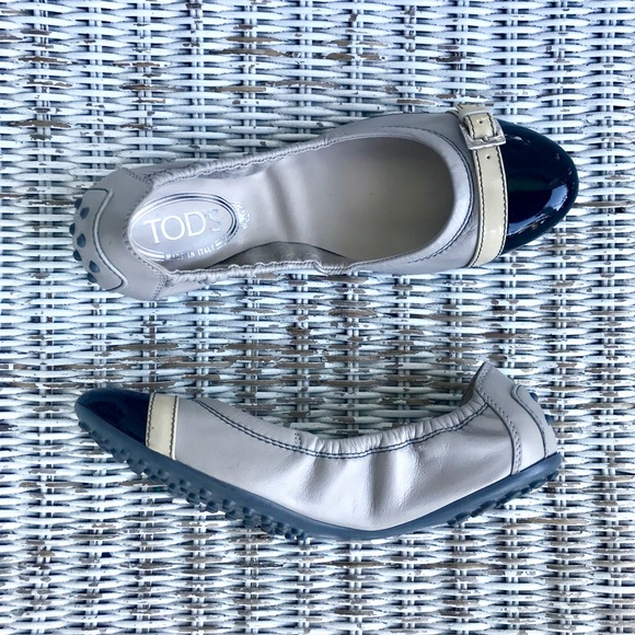 🆕 {Tod’s} ‘Dee’ Leather Ballet Flats in soft grey with black & tan, size 7 - Picture 2 of 9